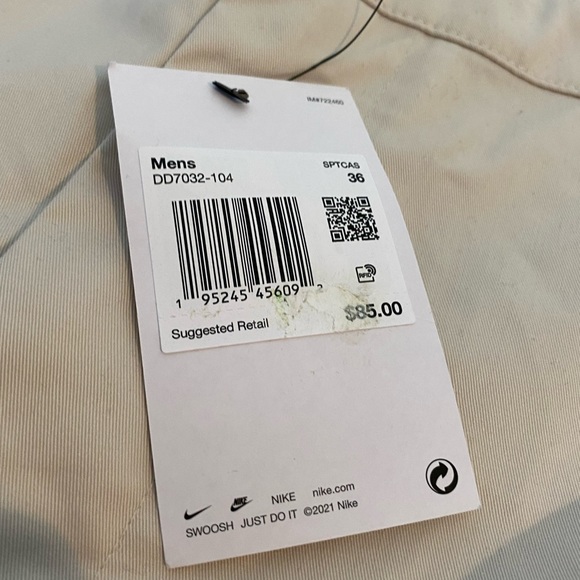 Nike Sportswear Style Essentials Unlined Cropped Pants | 36 Tapered Leg | Cream - Picture 3 of 8